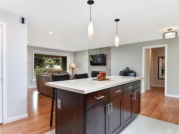 5th image of 10240 NE 30th Pl