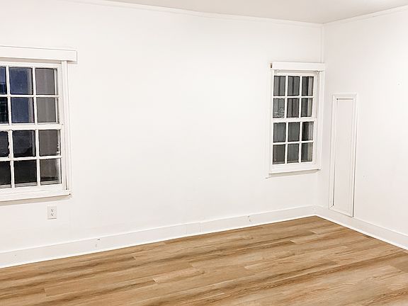 4th image of 113 M T Holt Ave