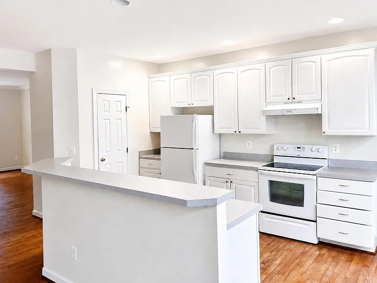 43061 Golf View Dr — Photo 6