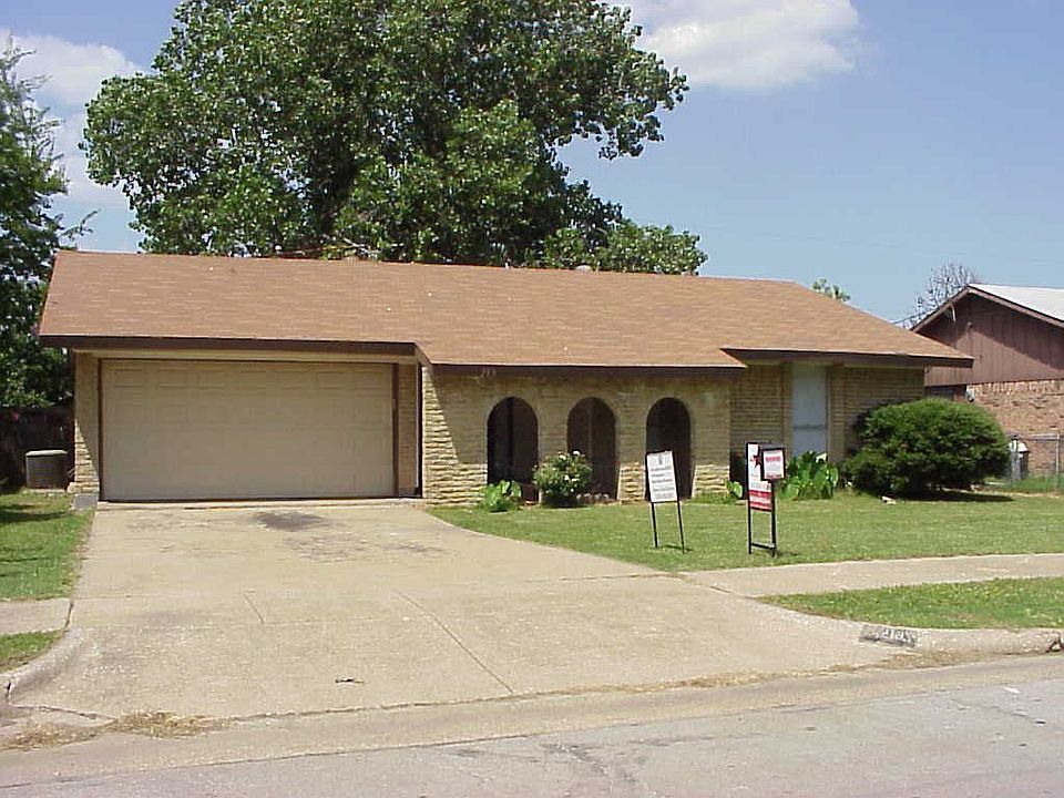 1st image of 213 Price Dr