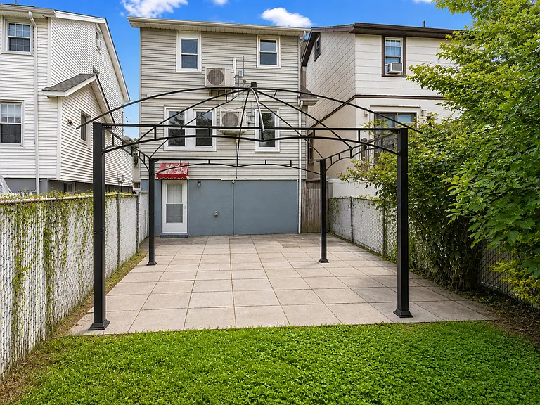 731 Humboldt St — Photo 25