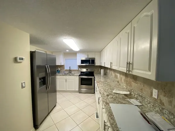 9028 Dale Dr, Tampa, FL 33615