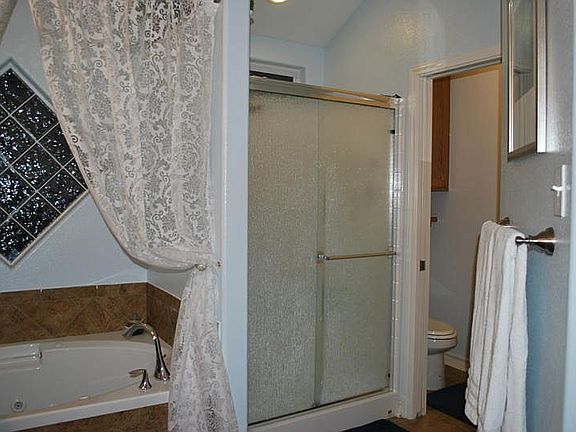 3rd image of 3901 Greystone Dr