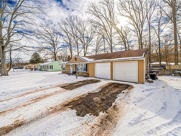 5th image of 40 Meadowbrook Dr