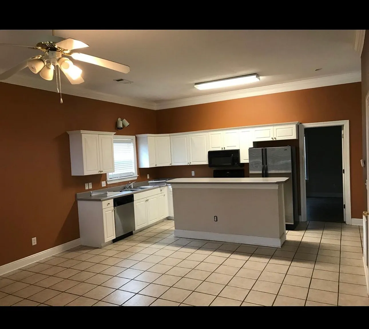 4 bed, 4.5 bath, 1844 sqft, $1,800 — Photo 4