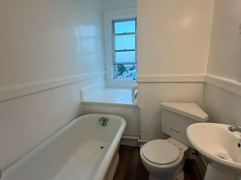 425 3rd Ave #3 — Photo 5