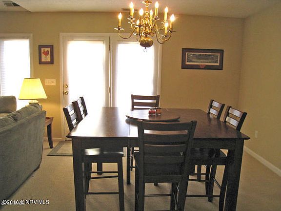 5th image of 210 Woods Edge Ct