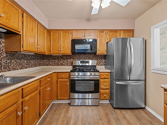 4th image of 318 Central Dr