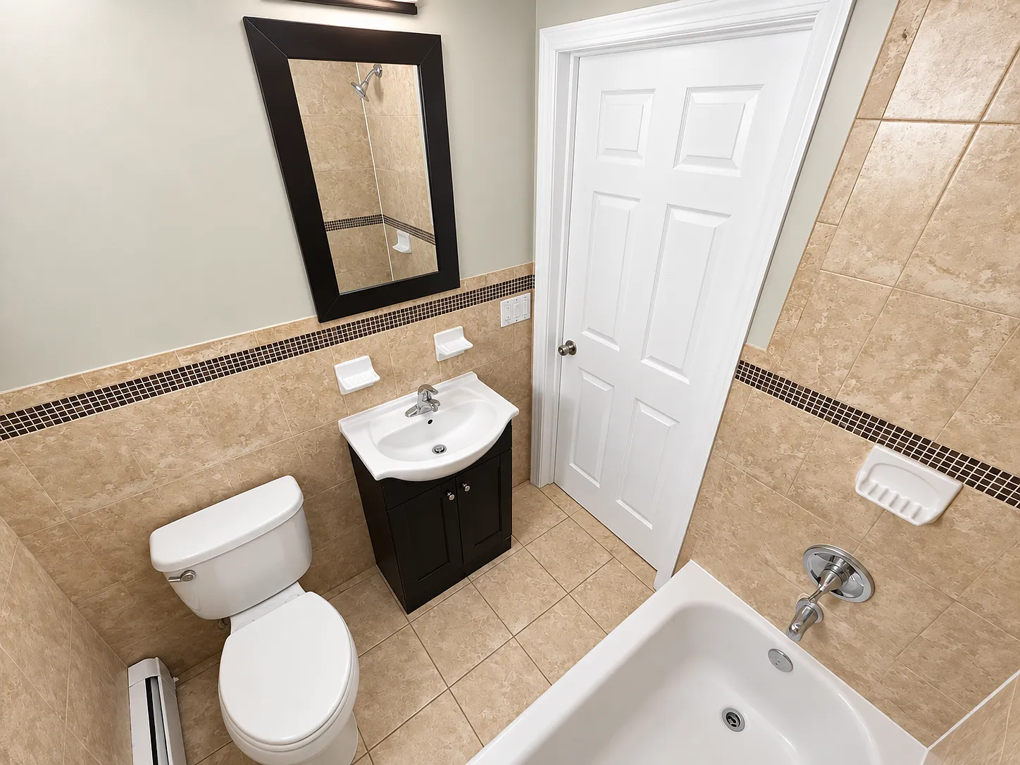 3 bed, 1200 sqft, $2,095 — Photo 4