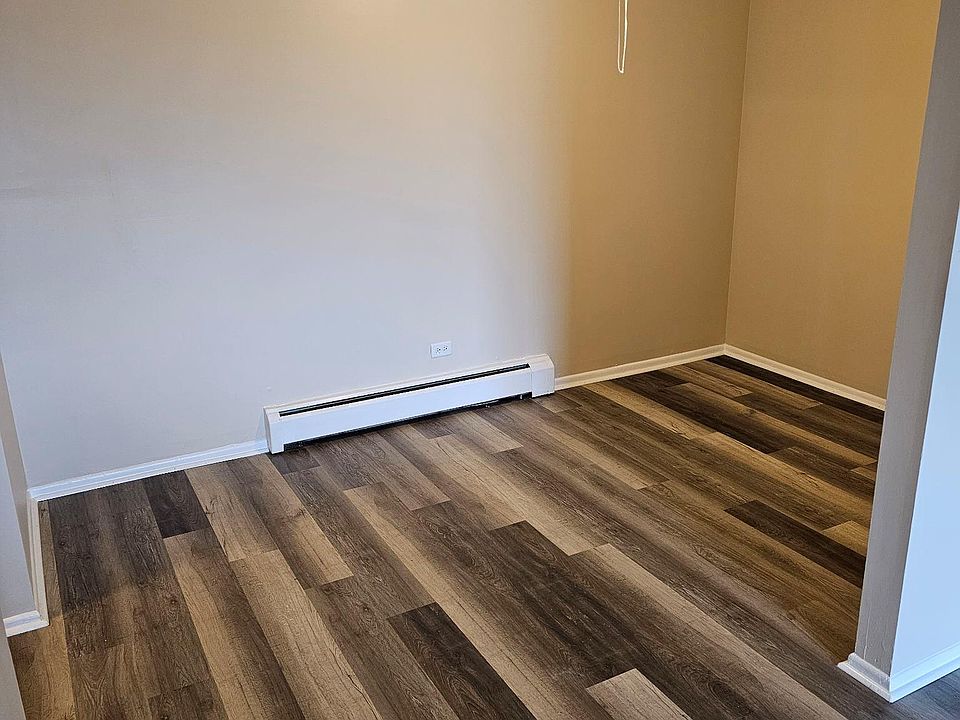 2nd image of 3 Hawthorne Ln APT 308