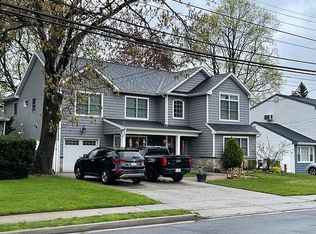 1109 Meadowbrook Rd, Merrick, NY 11566