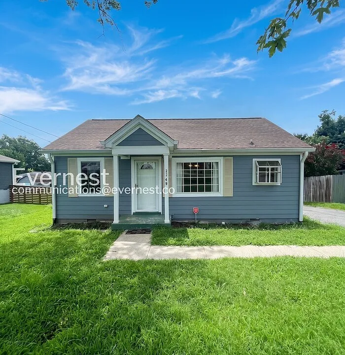 2249 Maplecrest Dr