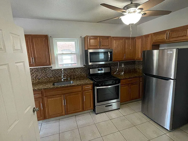 128 Bartholomew Ave — Photo 8