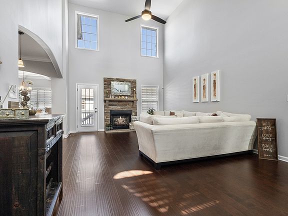 5th image of 866 Terraceside Cir