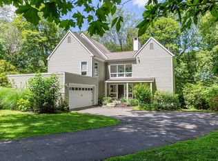 48 Deer Hill Dr, Ridgefield, CT 06877