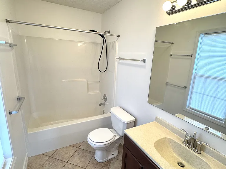1050 Roundabout Rd — Photo 8
