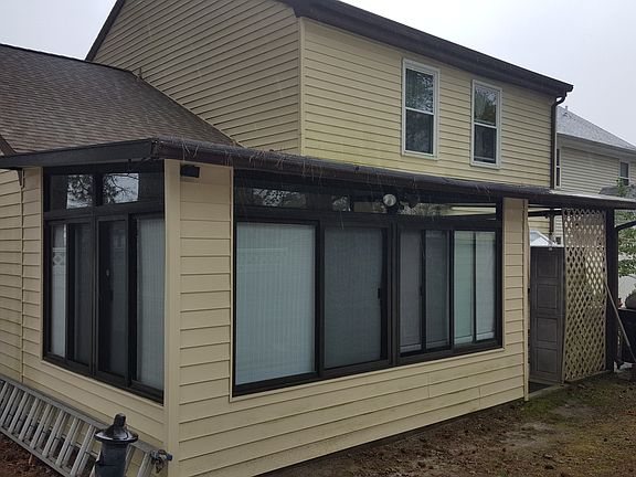 sunroom on back of house