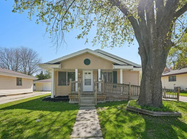 8246 North 106th STREET, Milwaukee, WI 53224