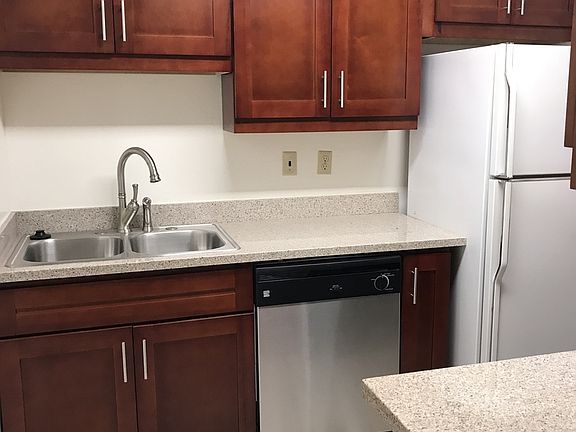 4th image of 18446 Lucas Ave #B