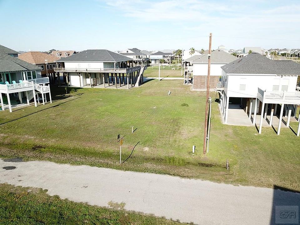 2nd image of 868 Surf Rd