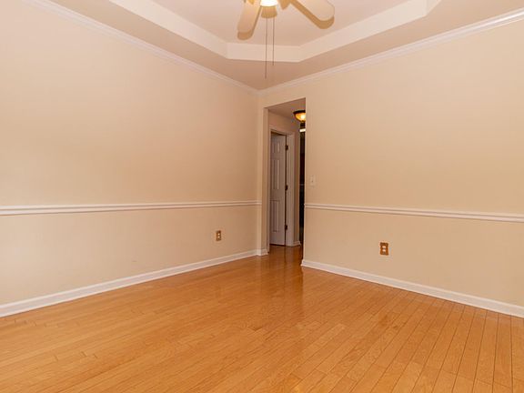 5th image of 612 Fairway Forest Dr