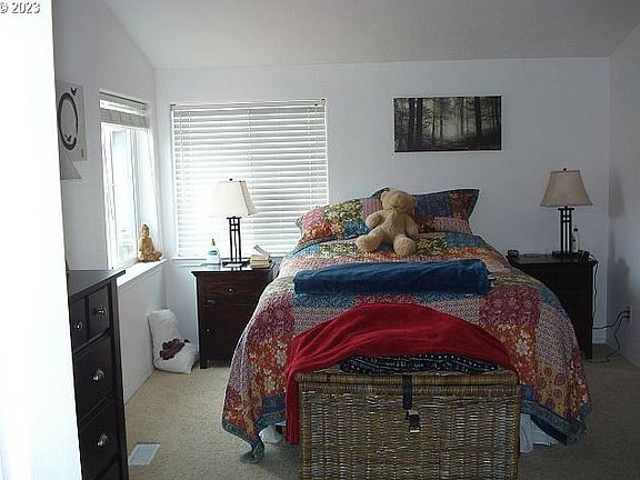 5th image of 322 Jacob Hale Way