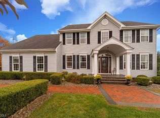 15 Music Mountain Blvd, Lambertville, NJ 08530