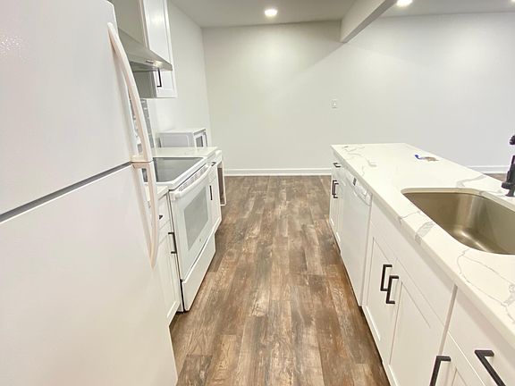5th image of 7425 Brookdale Dr APT 108