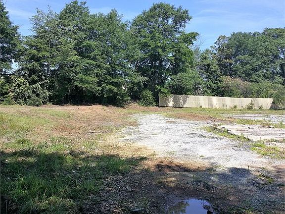 3rd image of 1530 Asheville Hwy
