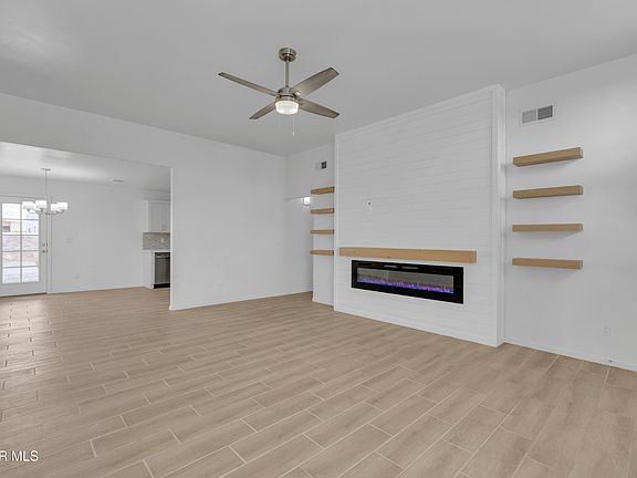 3rd image of 13095 Emerald Hills Ave