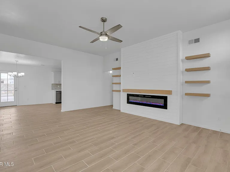 13095 Emerald Hills Ave — Photo 3
