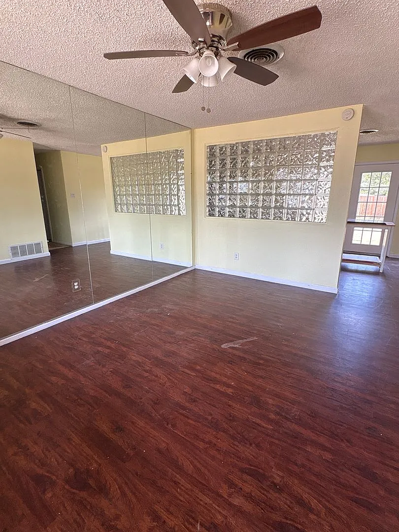 16th Place Has All The Space — Photo 2
