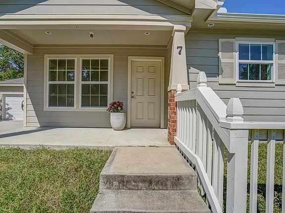 4th image of 7 Bay Harbor Dr
