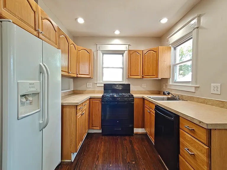 4 Pacific Ave #A — Photo 5