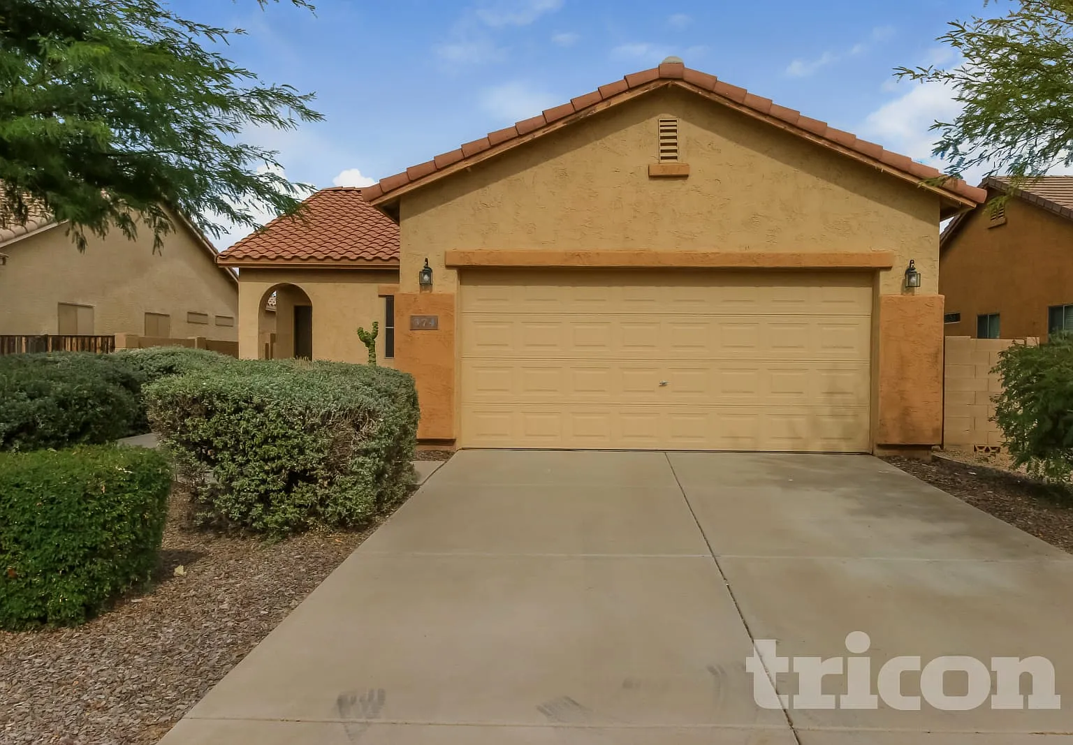 374 E Yellow Wood Avenue San Tan Valley AZ — Photo 1