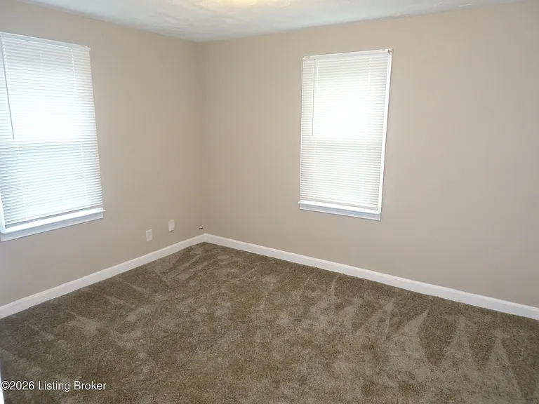 226 Downes Ln — Photo 3