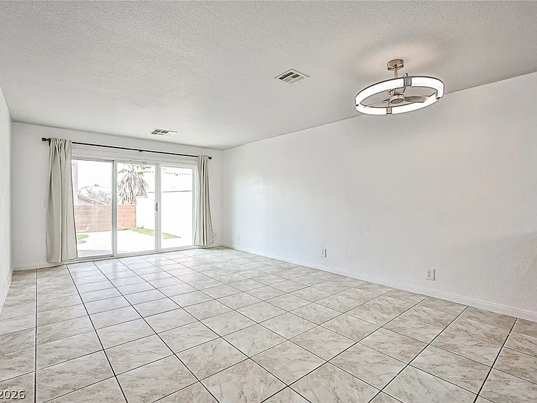 9285 Casa Christina Ln — Photo 5