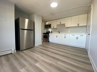 35 Lake St APT 3A, Warwick, RI 02886