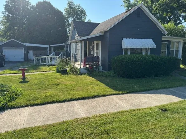 414 S Worth St, Sullivan, IL 61951