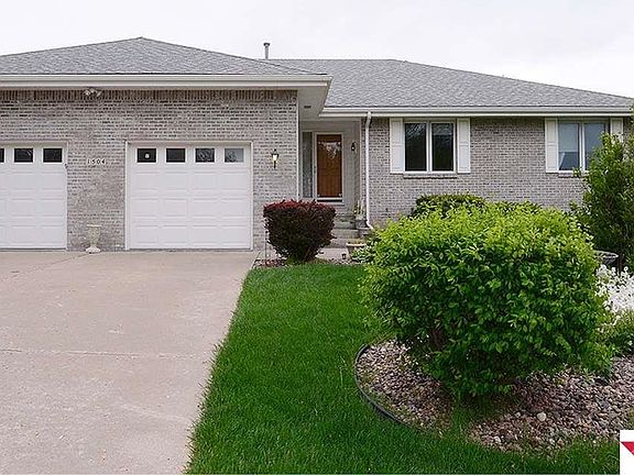 2nd image of 1502 Applewood Dr