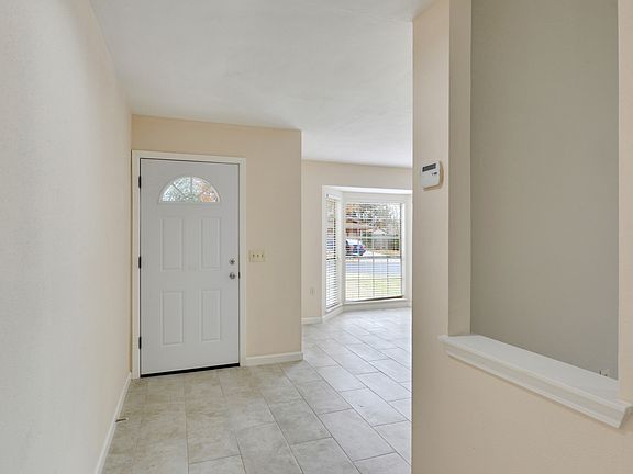 4th image of 5815 Oak Run St