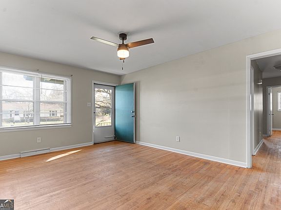 4th image of 112 Athens St