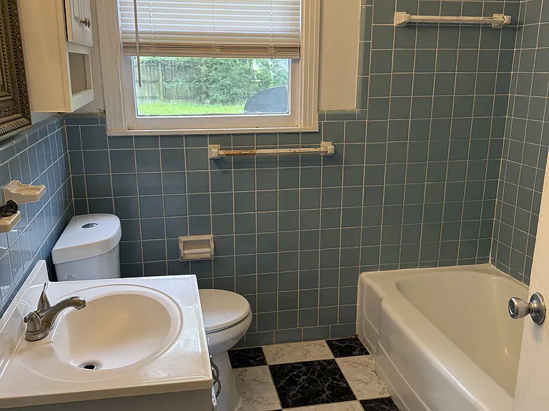 3825 Hyde Park Row — Photo 9