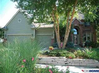 17610 Leavenworth St, Omaha, NE 68118