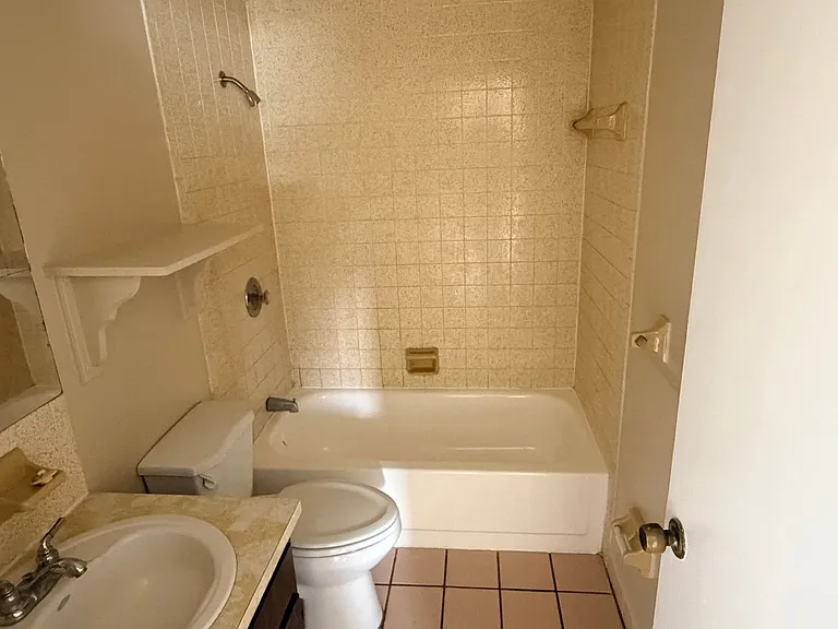 5848 Siesta Ln — Photo 9