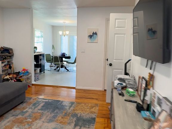 2nd image of 91 Thornycroft Ave #1