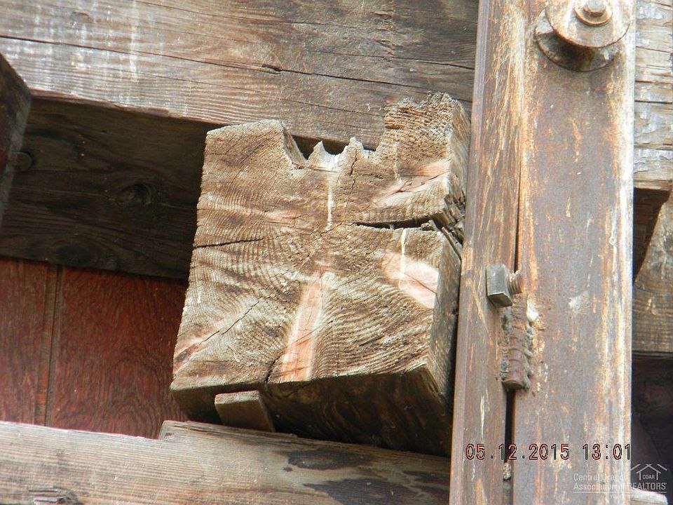 1st image of 219 NW Earl St