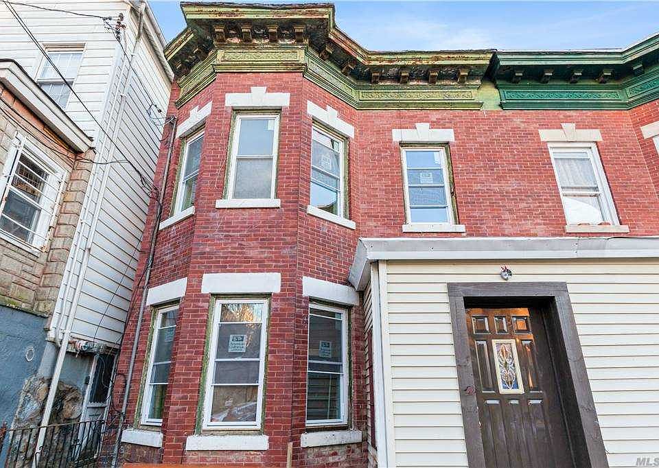 1st image of 3226 99th St