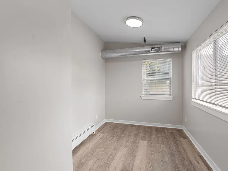 Greenwood Apartments — Photo 31