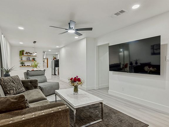 5th image of 10635 Stone Canyon Rd #19